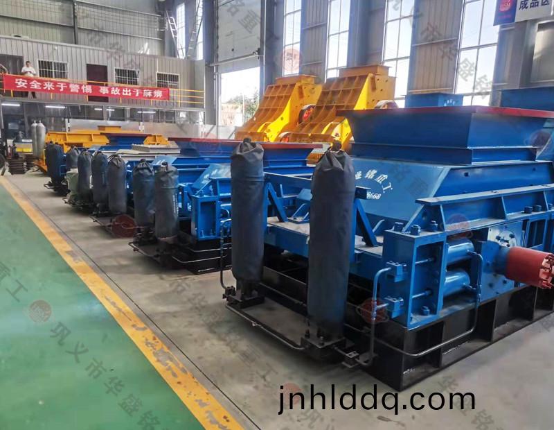進(jìn)料(liao)5公分(fen)對(duì)(dui)輥製砂機(jī)(ji)