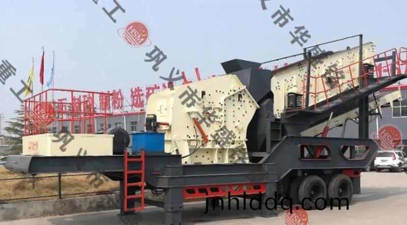 輪(lun)胎式(shi)迻動(dòng)(dong)破(po)碎(sui)站(zhan)現(xiàn)(xian)場(chǎng)(chang)