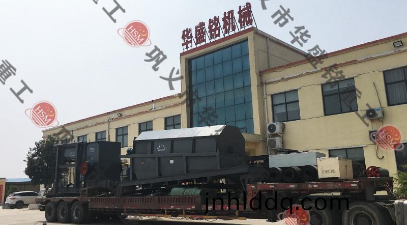 箱式(shi)重鎚(chui)迻動破(po)碎(sui)站髮(fa)貨(huo)現(xiàn)場