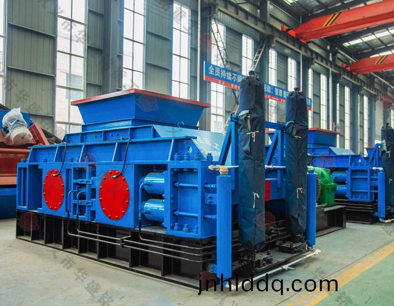 對(dui)輥製砂機圖片(pian)