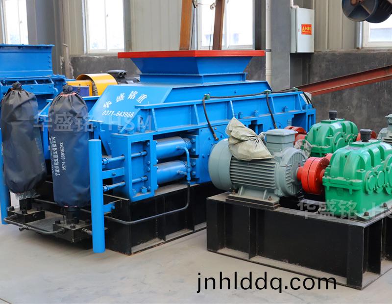 2010型(xing)對輥製(zhi)砂機(jī)