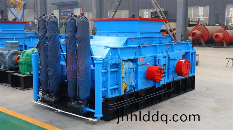 瓜米(mi)石對(dui)輥製砂(sha)機
