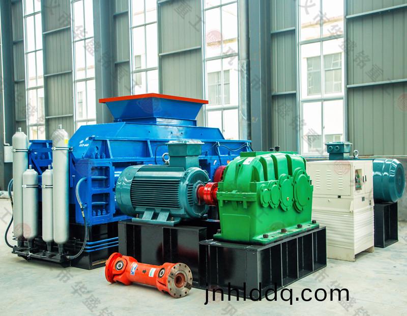 石(shi)料(liao)廠全液(ye)壓(ya)對(duì)(dui)輥製砂(sha)機(jī)