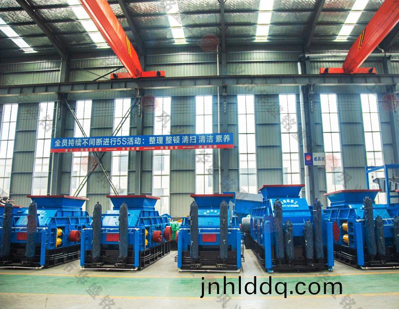 全(quan)自動(dòng)對(duì)(dui)輥製砂(sha)機(jī)(ji)