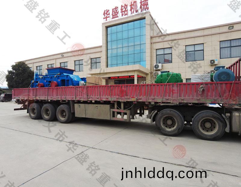 全(quan)自動(dòng)對(duì)(dui)輥(gun)製(zhi)砂(sha)機(jī)(ji)